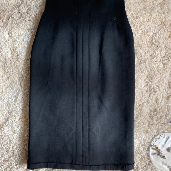 Chanel pencil wool skirt CC charm logo